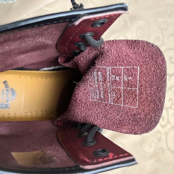 Dr. Martens Women - Picture 2 of 4